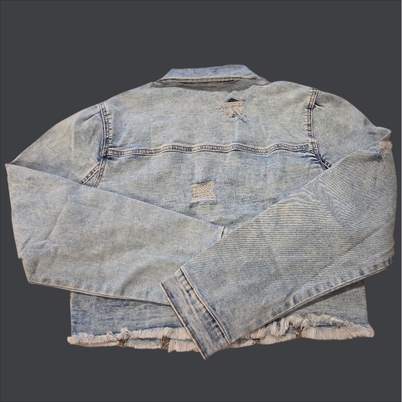 Women's Distressed Cropped Denim Jacket Light Wash Frayed Hem Size Large Blue - Picture 5 of 9